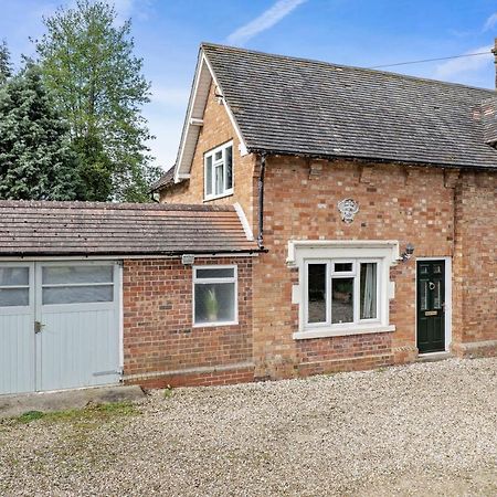 Wheelbarrow Cottage Bengeworth ภายนอก รูปภาพ
