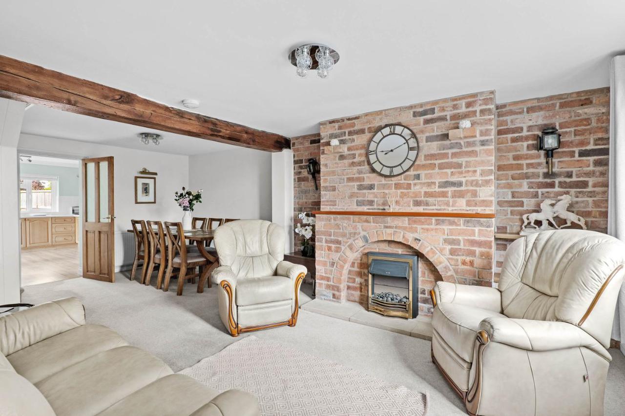 Wheelbarrow Cottage Bengeworth ภายนอก รูปภาพ