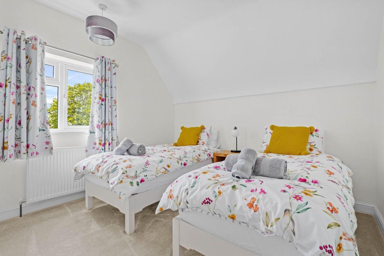 Wheelbarrow Cottage Bengeworth ภายนอก รูปภาพ