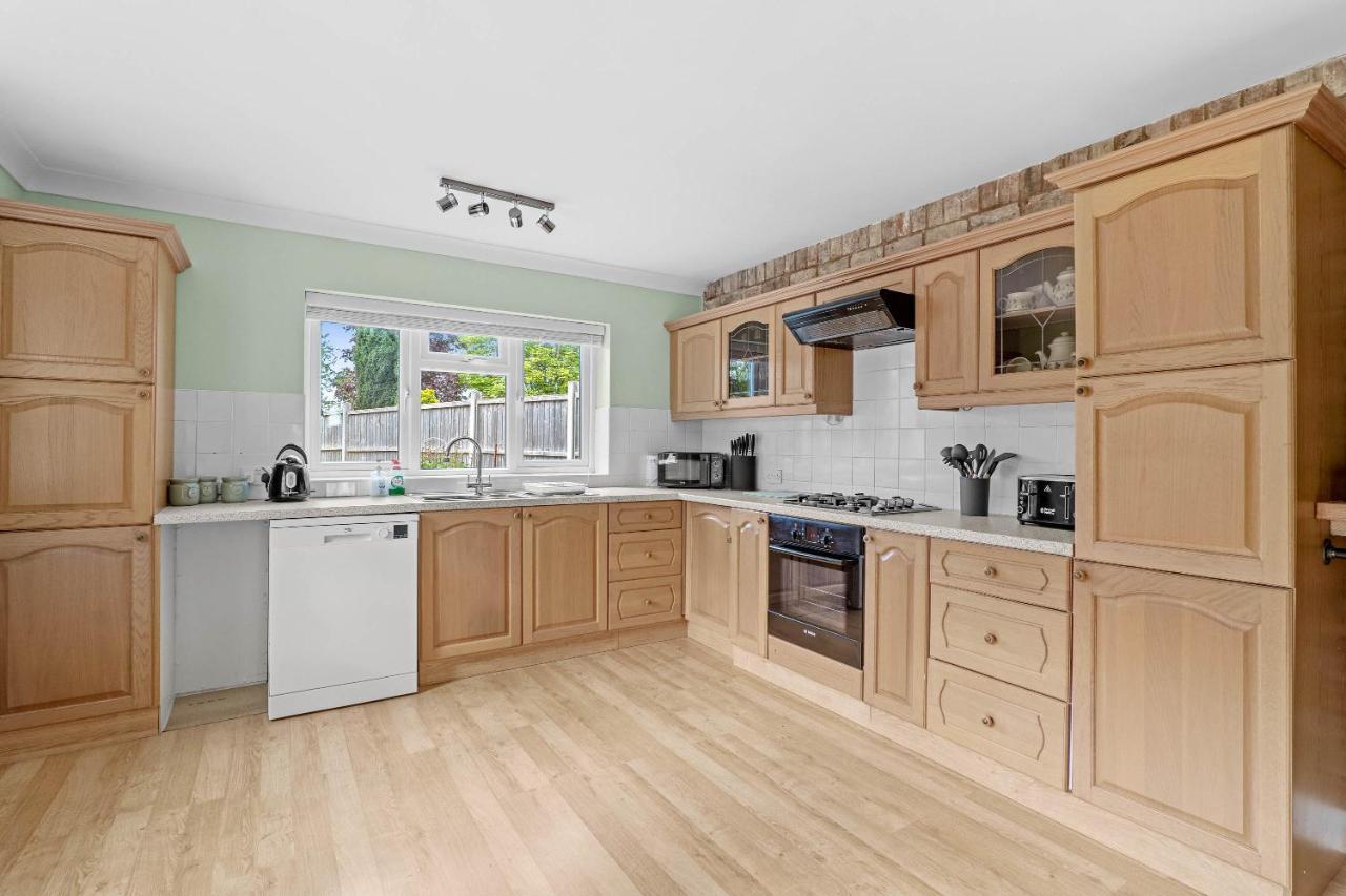 Wheelbarrow Cottage Bengeworth ภายนอก รูปภาพ