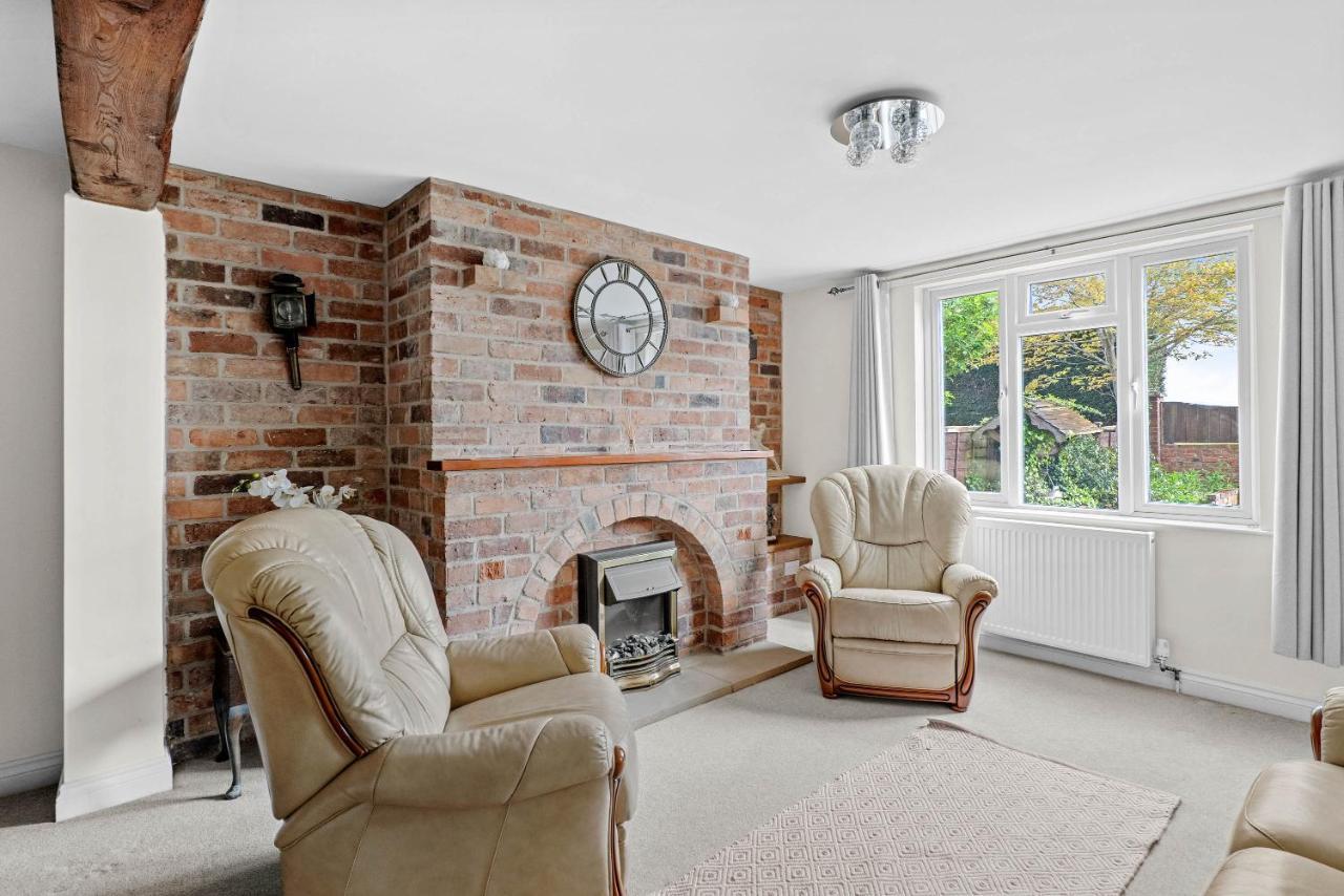 Wheelbarrow Cottage Bengeworth ภายนอก รูปภาพ