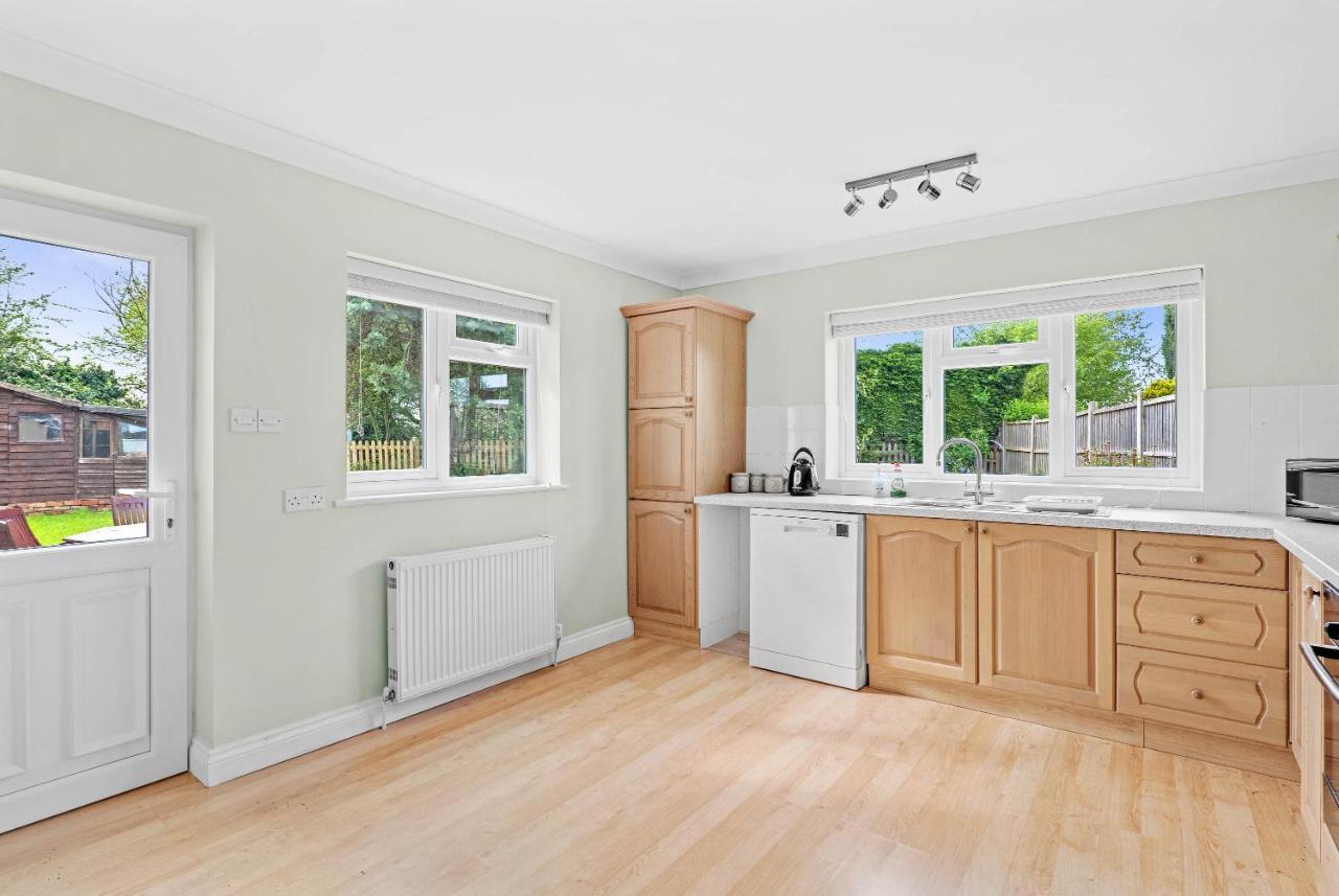 Wheelbarrow Cottage Bengeworth ภายนอก รูปภาพ