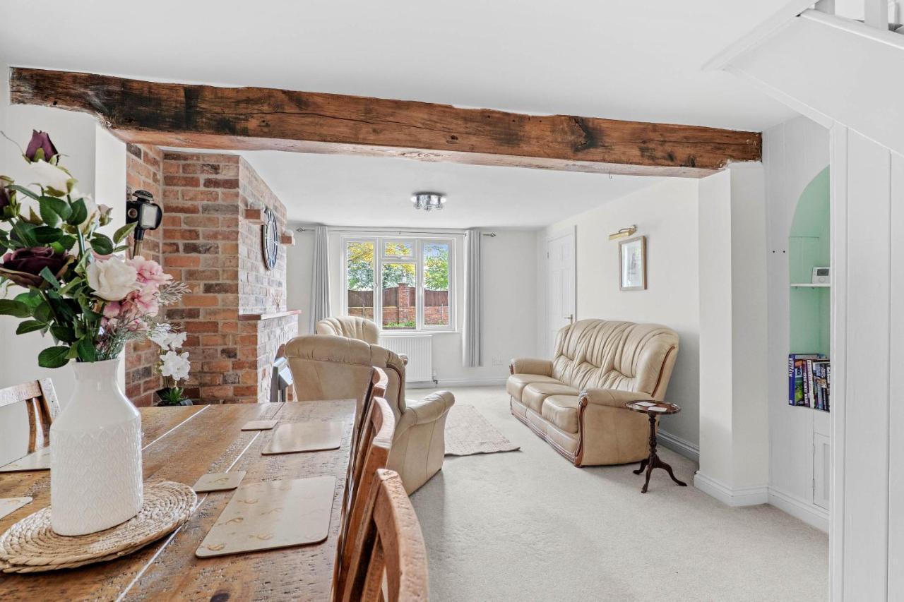Wheelbarrow Cottage Bengeworth ภายนอก รูปภาพ